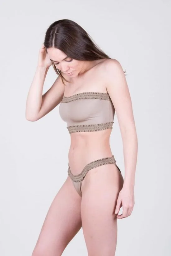 The Holly – Toffee (Model)